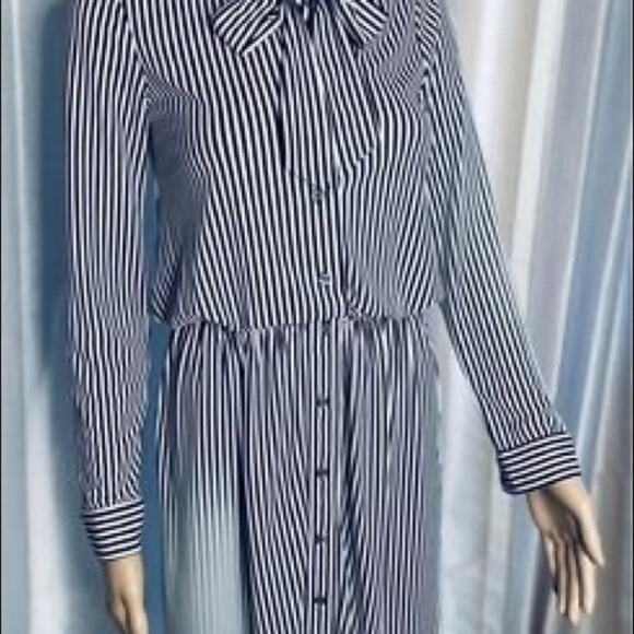 Women’s Ann Taylor Dress size XP’s - Picture 4 of 9